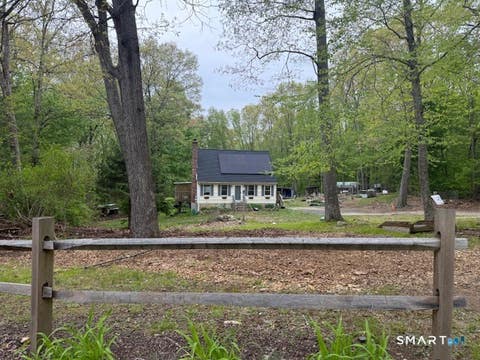 Homes For Sale - 84 Oak Leaf Drive<br/> Colchester, CT 06415