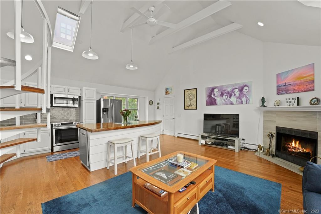 Photo 4 of 28 of 94 Southfield Avenue 501 townhome