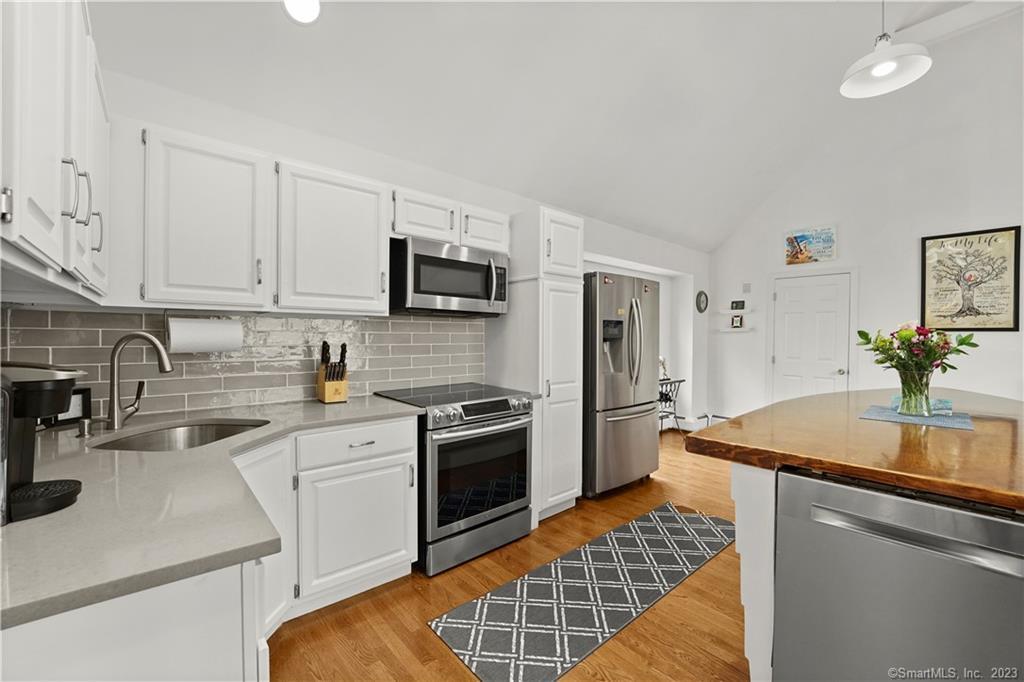 Photo 6 of 28 of 94 Southfield Avenue 501 townhome