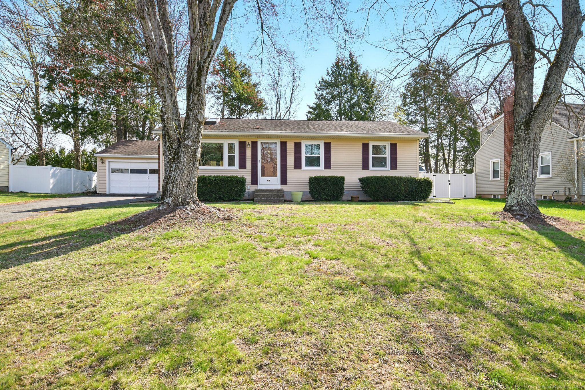 94 Maple Ridge Drive, Somers, Connecticut image 1