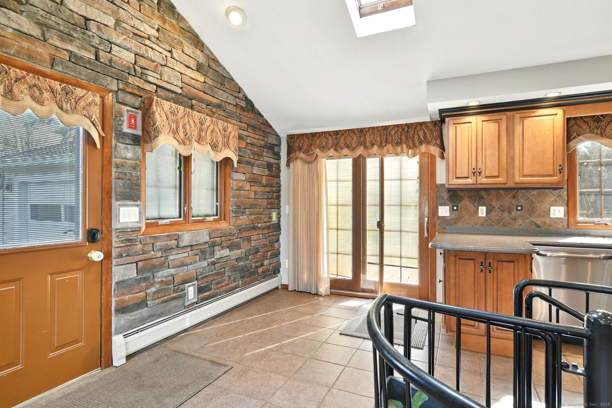 94 Maple Ridge Drive, Somers, Connecticut image 9