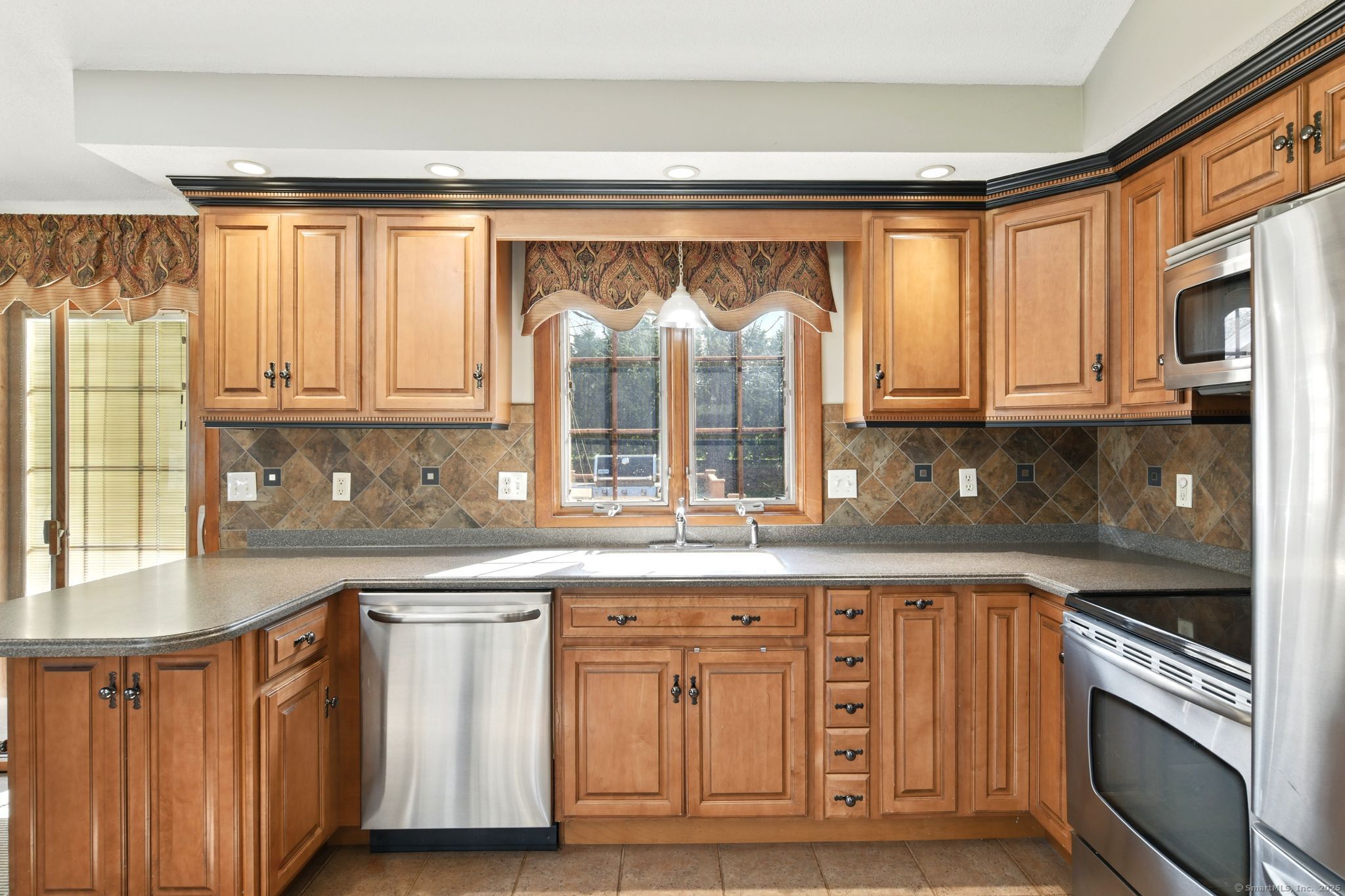 94 Maple Ridge Drive, Somers, Connecticut image 13