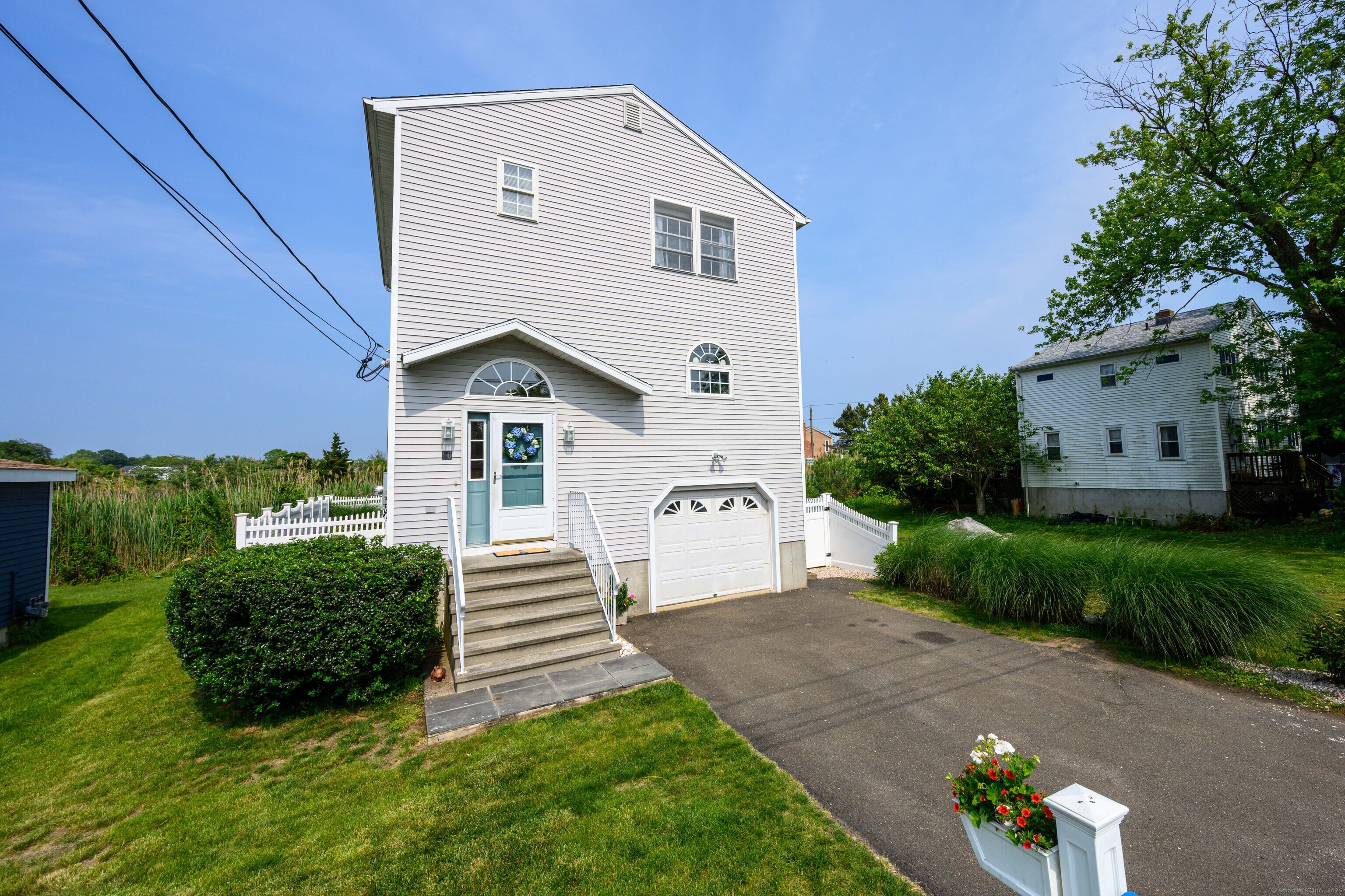 Property for Sale at Morgan Avenue, East Haven, Connecticut - Bedrooms: 2 
Bathrooms: 3 
Rooms: 5  - $489,000