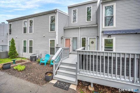 Photo of 26 Glenview Drive #26, Cromwell, CT 06416 (MLS # 24175910)