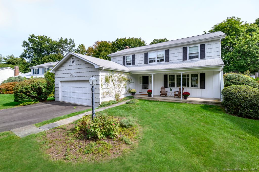 Photo of 20 Denhurst Place, Darien, CT 06820 (MLS # 24113765)