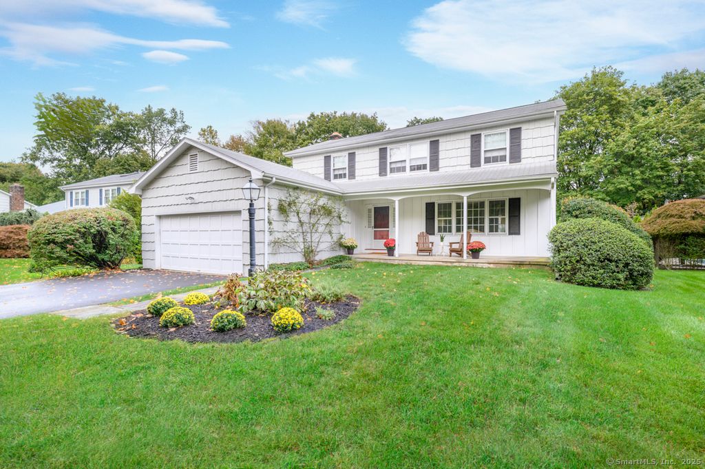 Photo of 20 Denhurst Place, Darien, CT 06820 (MLS # 24113765)