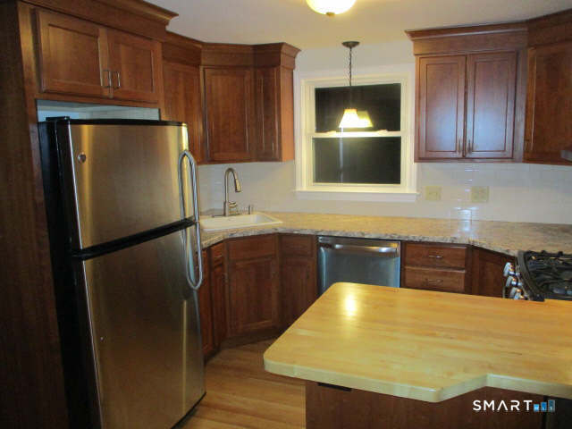 25 Mettler Street 1st