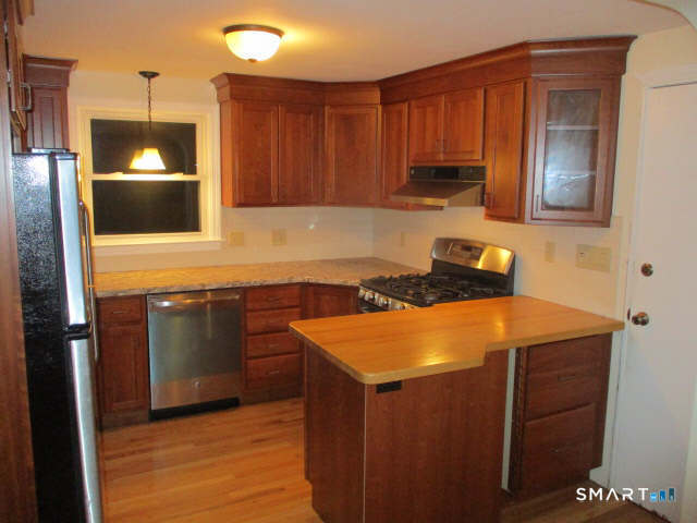 25 Mettler Street 1st