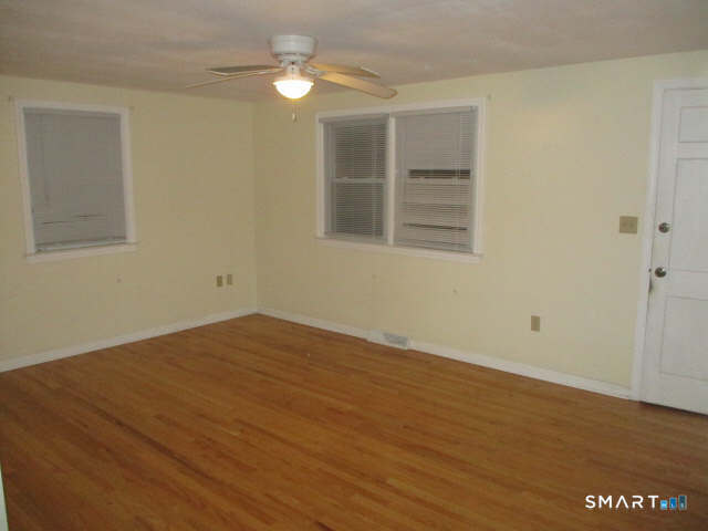 25 Mettler Street 1st