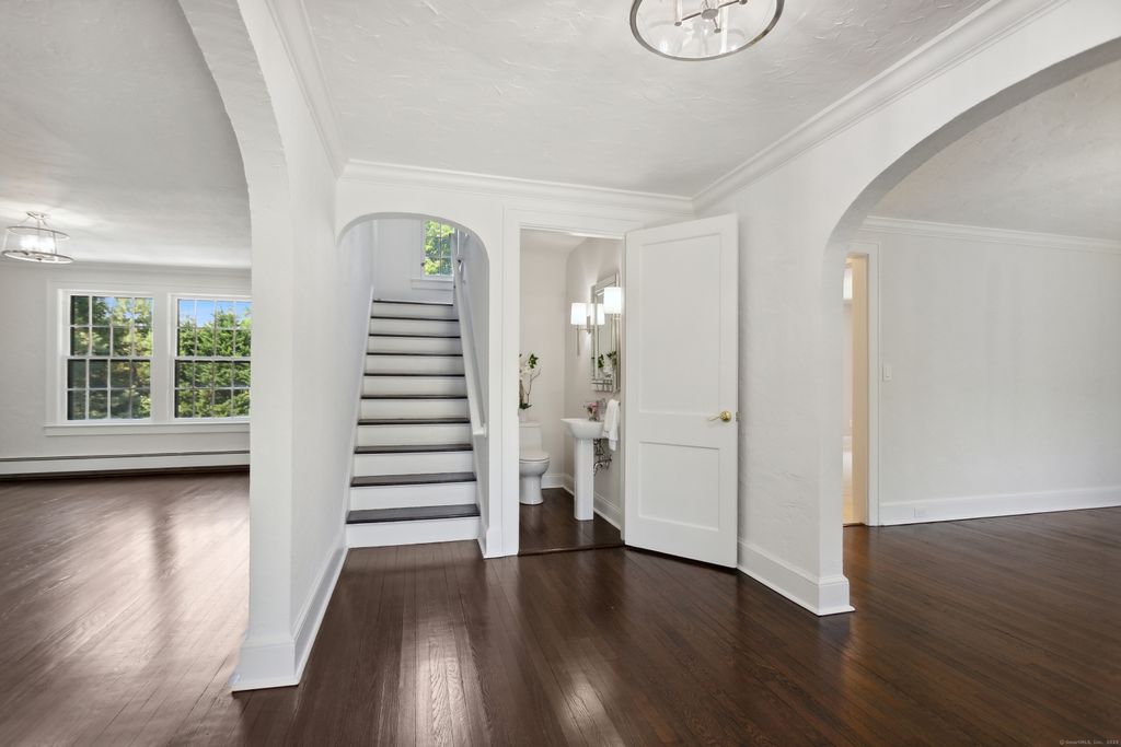 Photo of 106 Patterson Avenue, Greenwich, CT 06830 (MLS # 24132359)