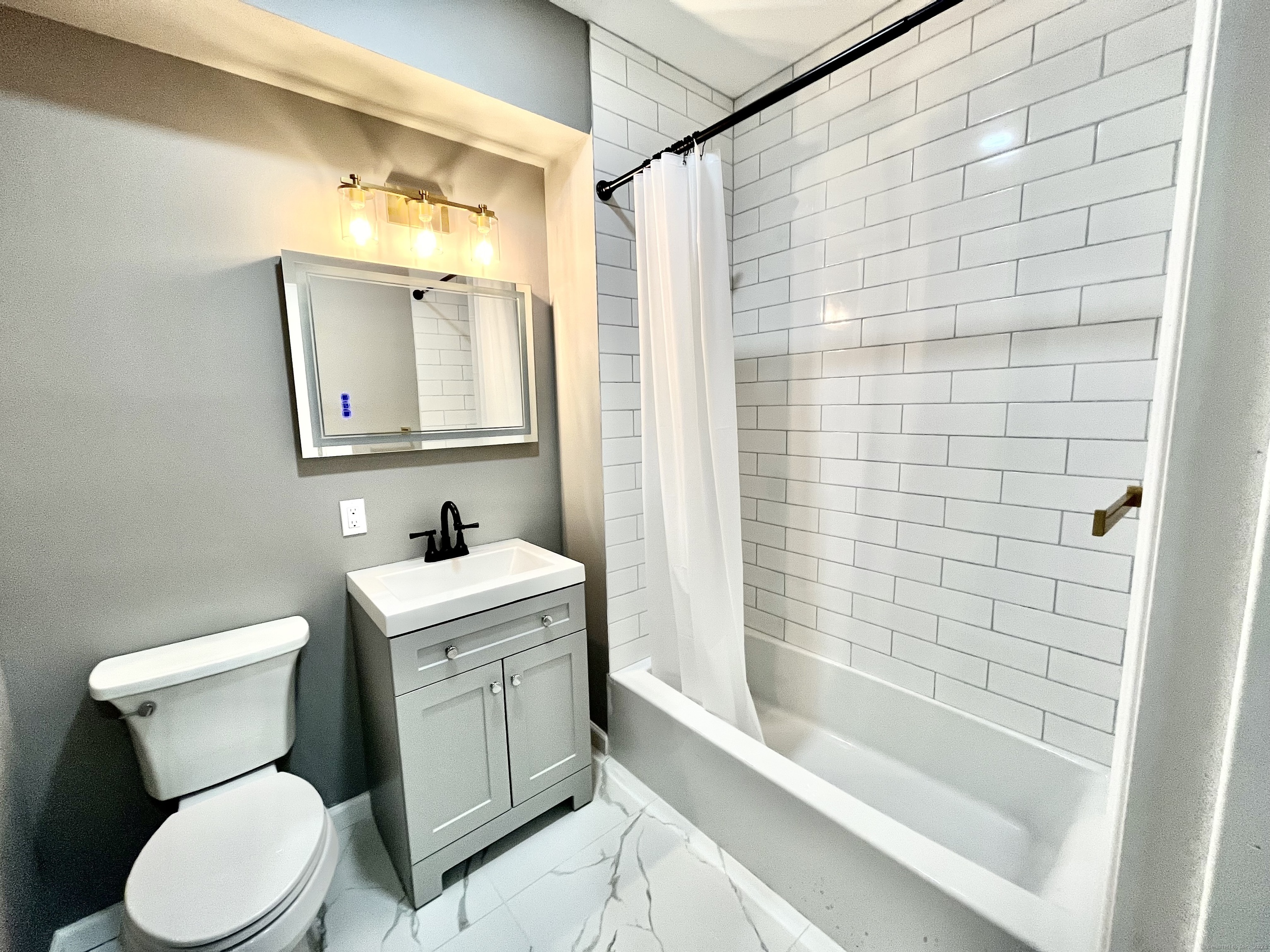 37 Center Street 2A
