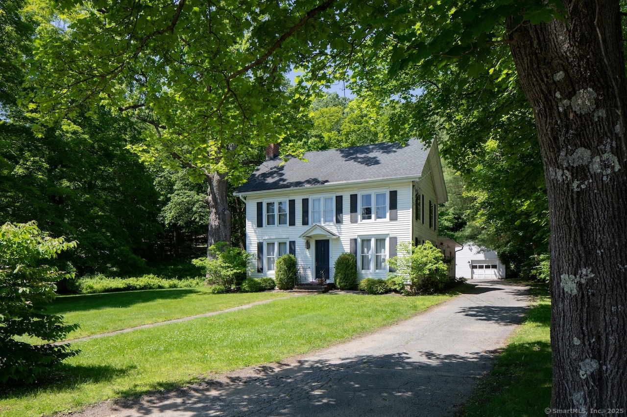 Under Mountain Road, Salisbury, Connecticut - 4 Bedrooms  
5 Bathrooms  
9 Rooms - 