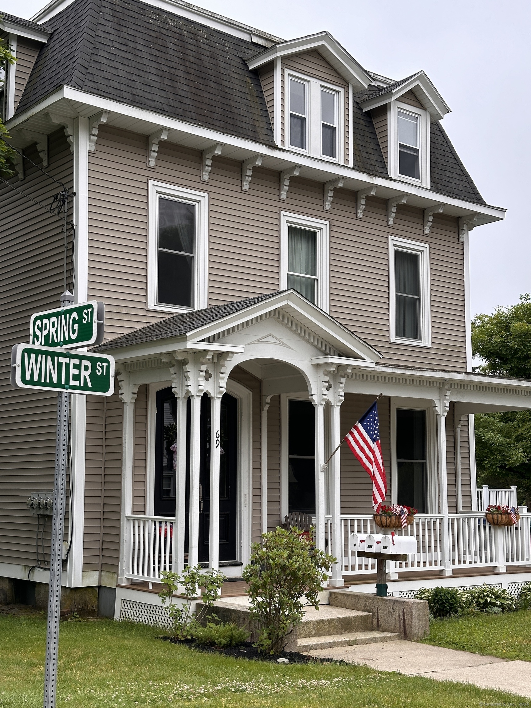 69 Winter Street, Killingly, Connecticut - 1 Bedrooms  
1 Bathrooms  
3 Rooms - 