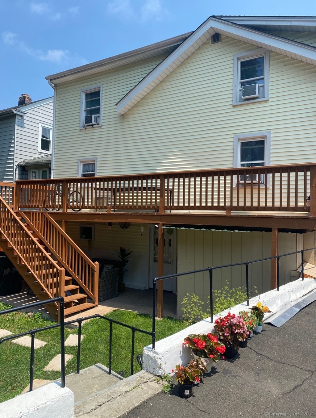 90 Courtland Hill Street