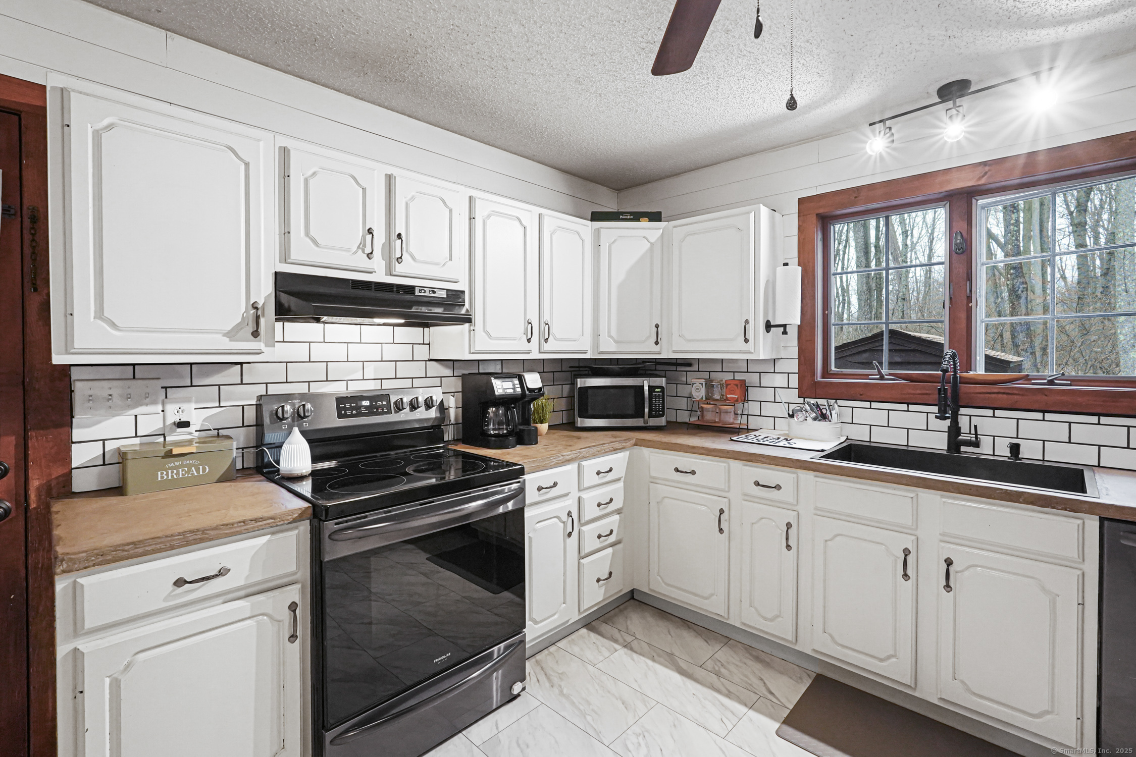 4 Railroad Avenue, Plainfield, Connecticut image 9