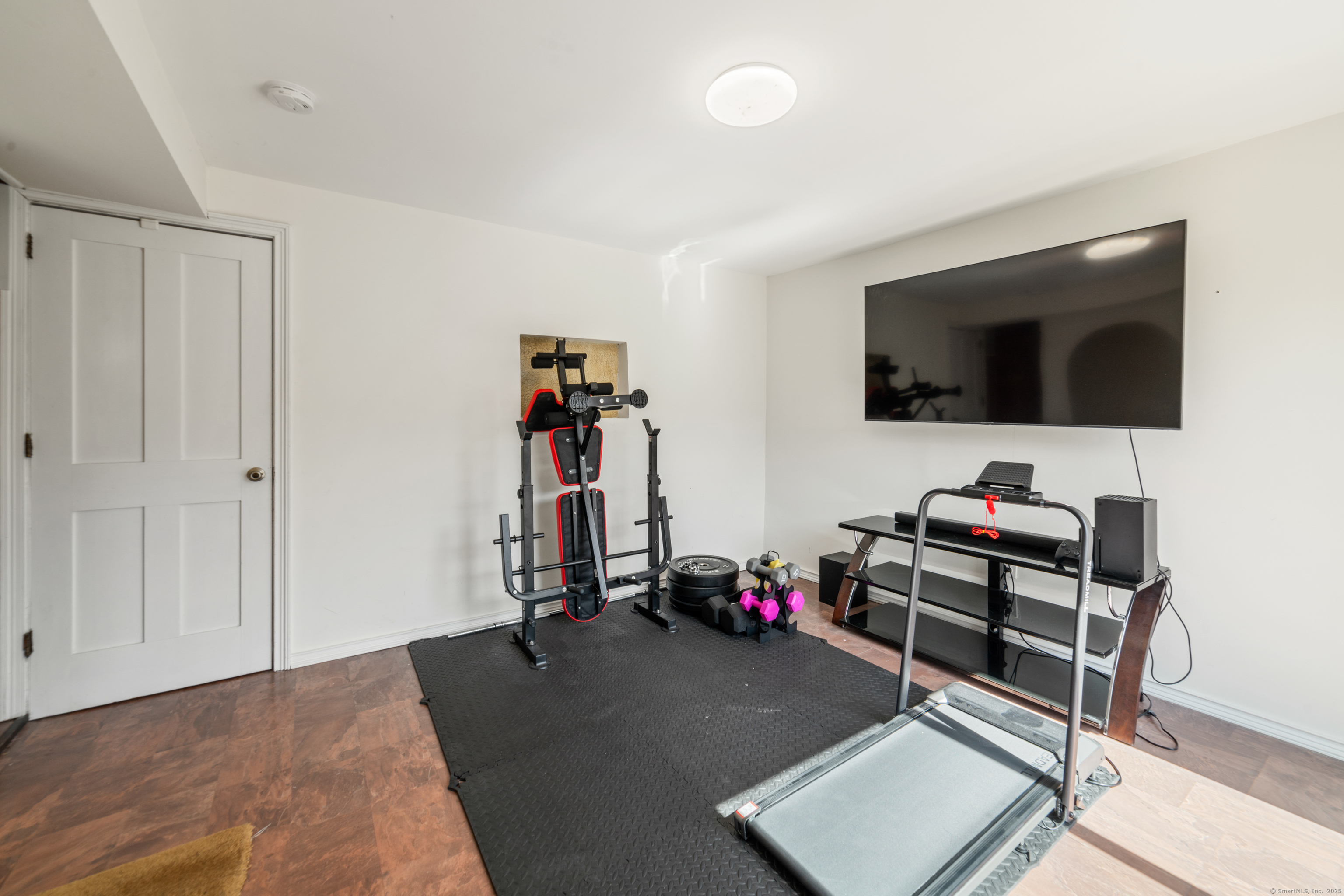 Meriden, Connecticut 06450, United States, 2 Bedrooms Bedrooms, ,2 BathroomsBathrooms,Residential,Active,220243