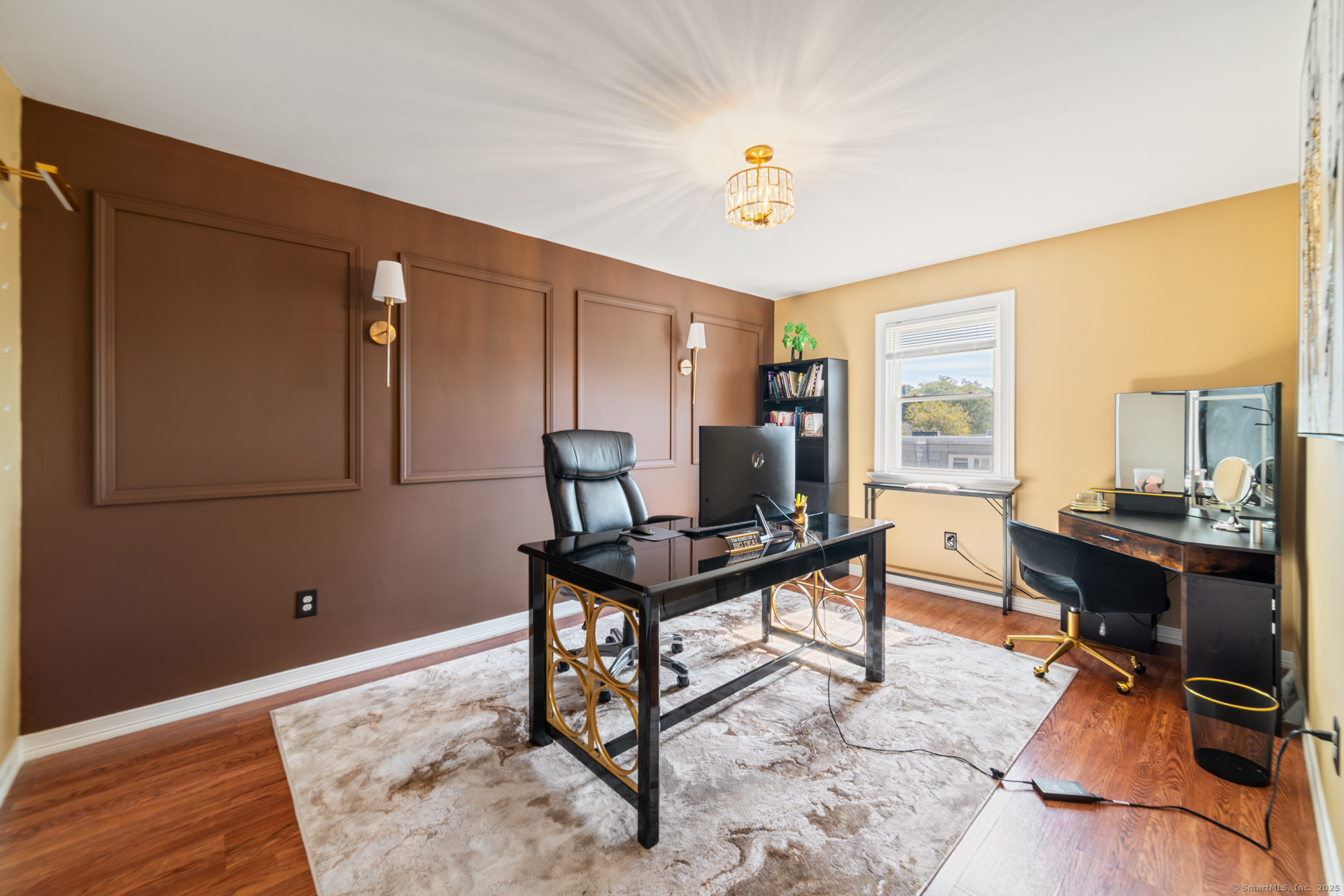 Meriden, Connecticut 06450, United States, 2 Bedrooms Bedrooms, ,2 BathroomsBathrooms,Residential,Active,220243