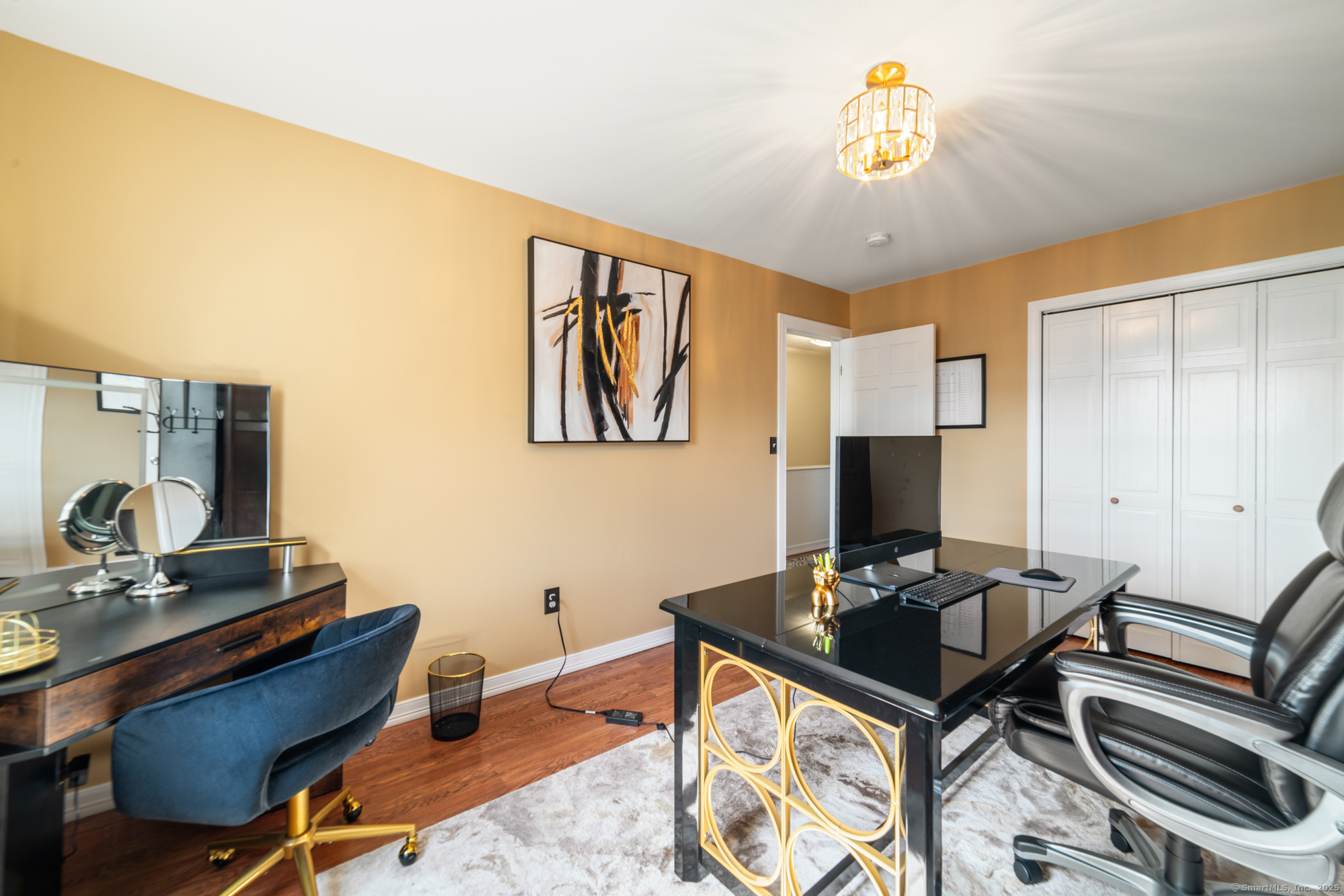 Meriden, Connecticut 06450, United States, 2 Bedrooms Bedrooms, ,2 BathroomsBathrooms,Residential,Active,220243