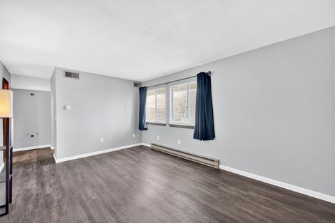 Tiny photo for 21 Pebblestone Circle #21, Suffield, CT 06078 (MLS # 24135897)