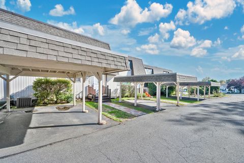 Tiny photo for 21 Pebblestone Circle #21, Suffield, CT 06078 (MLS # 24135897)