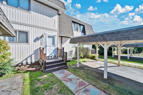 Photo of 21 Pebblestone Circle #21, Suffield, CT 06078 (MLS # 24135897)