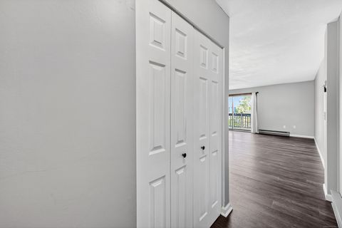 Tiny photo for 21 Pebblestone Circle #21, Suffield, CT 06078 (MLS # 24135897)