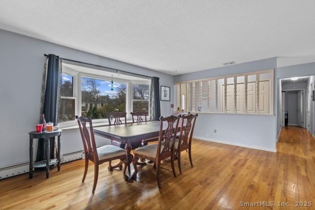 Photo of 752 New Haven Avenue, Milford, CT 06460 (MLS # 24038892)