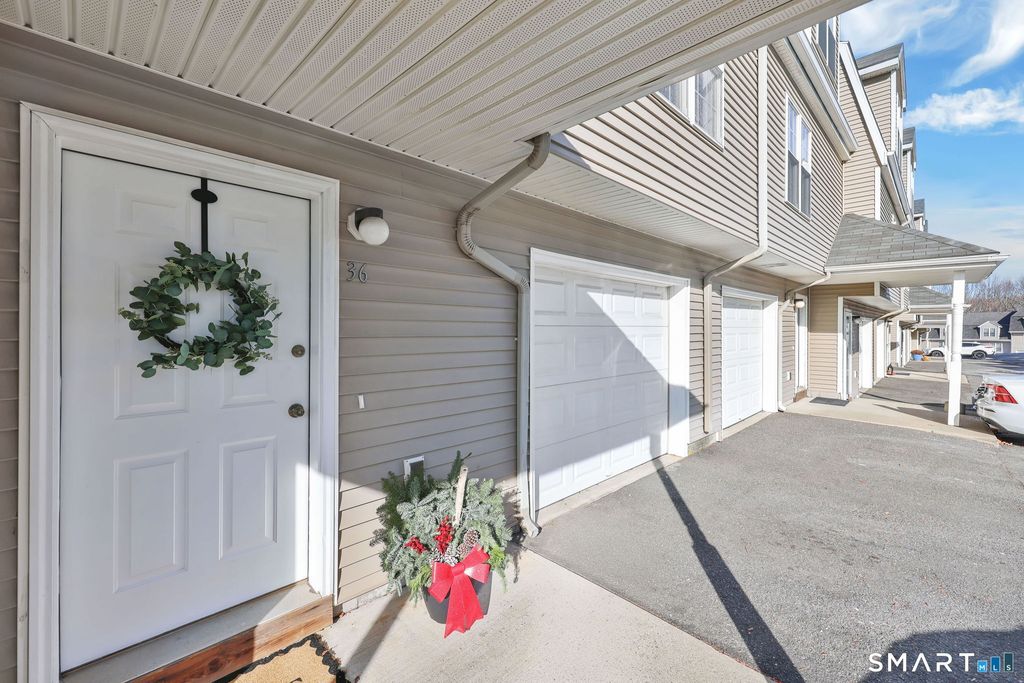 Photo of 174 Stonefield Drive #36, Waterbury, CT 06705 (MLS # 24142447)