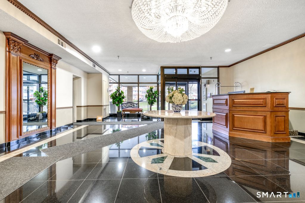 Photo of 143 Hoyt Street #APT 3K, Stamford, CT 06905 (MLS # 24153899)