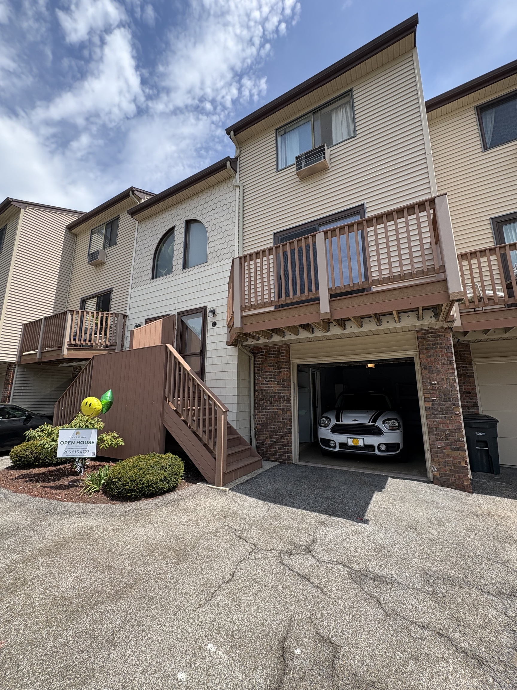 Property for Sale at Lawn Avenue Apt 23, Stamford, Connecticut - Bedrooms: 2 
Bathrooms: 2 
Rooms: 4  - $479,000