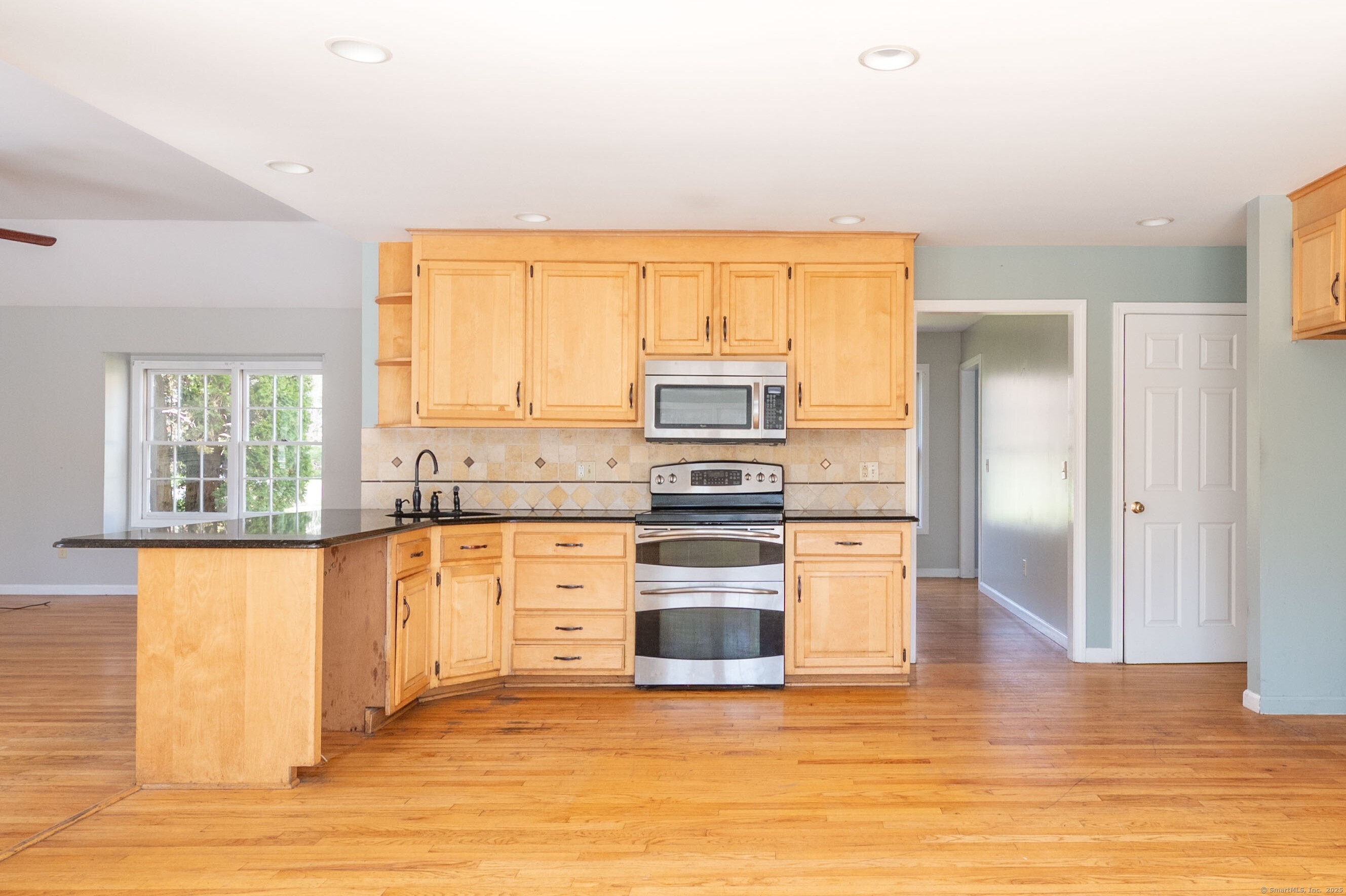 25 Stonegate Drive, Southbury, Connecticut image 16