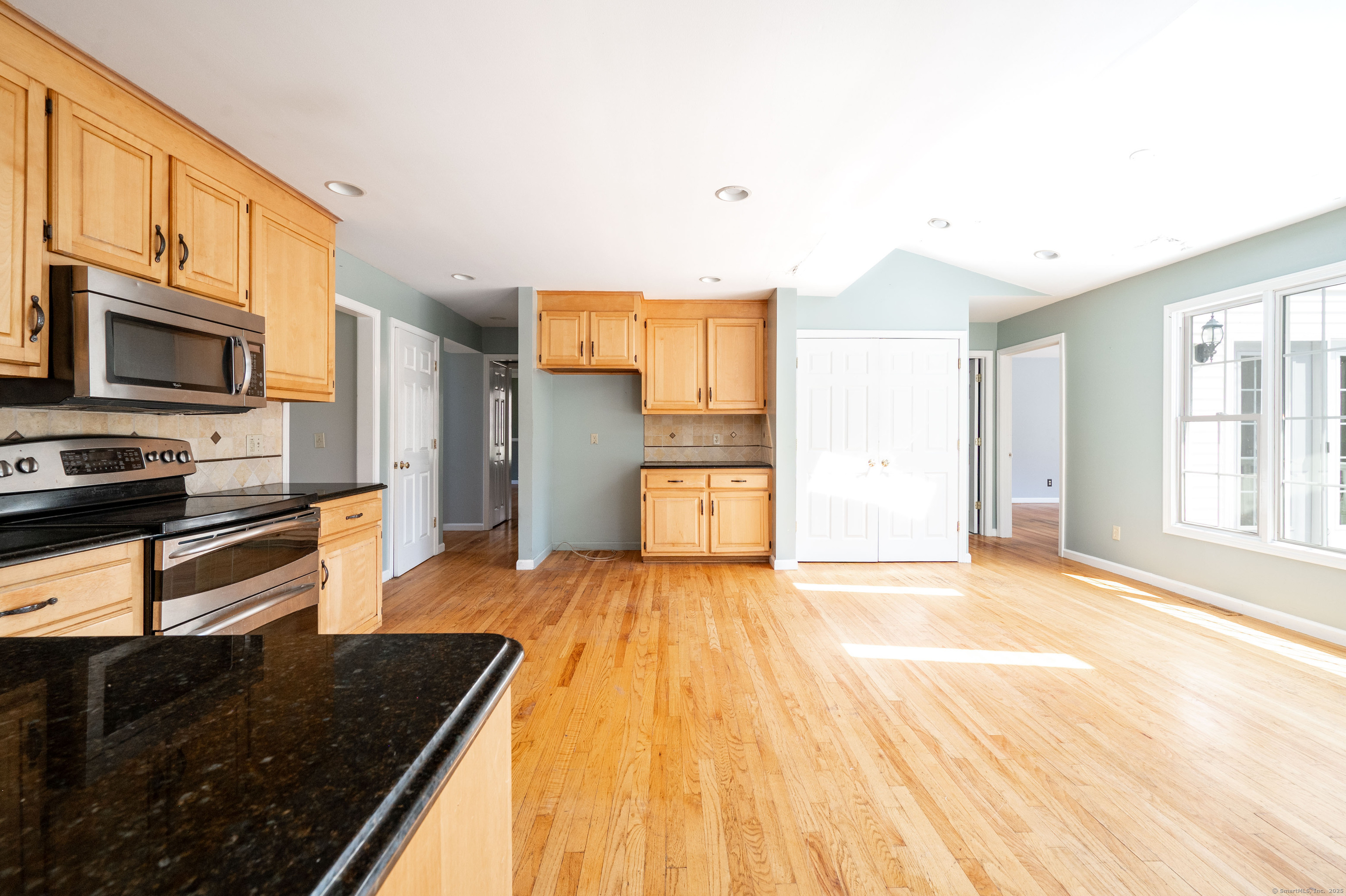 25 Stonegate Drive, Southbury, Connecticut image 18