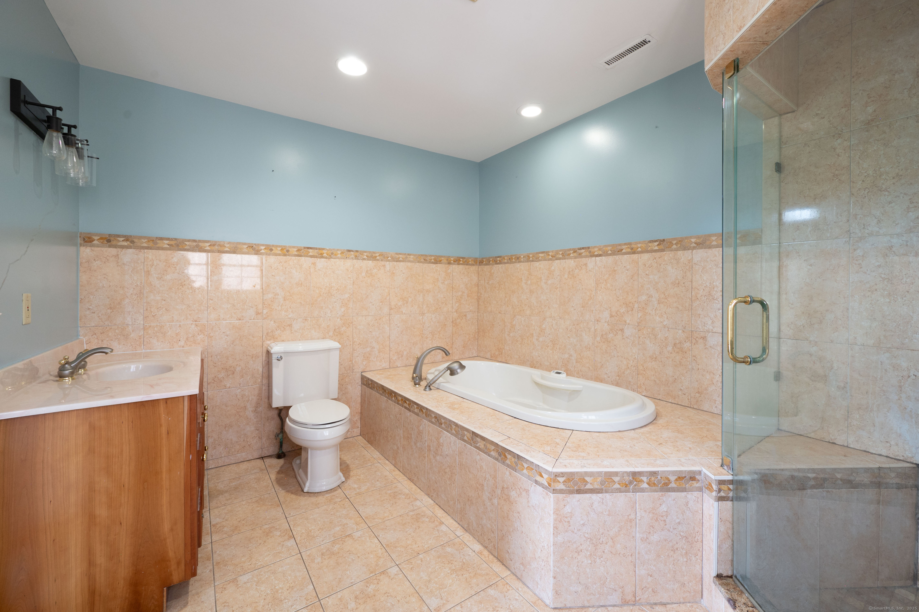 25 Stonegate Drive, Southbury, Connecticut image 32