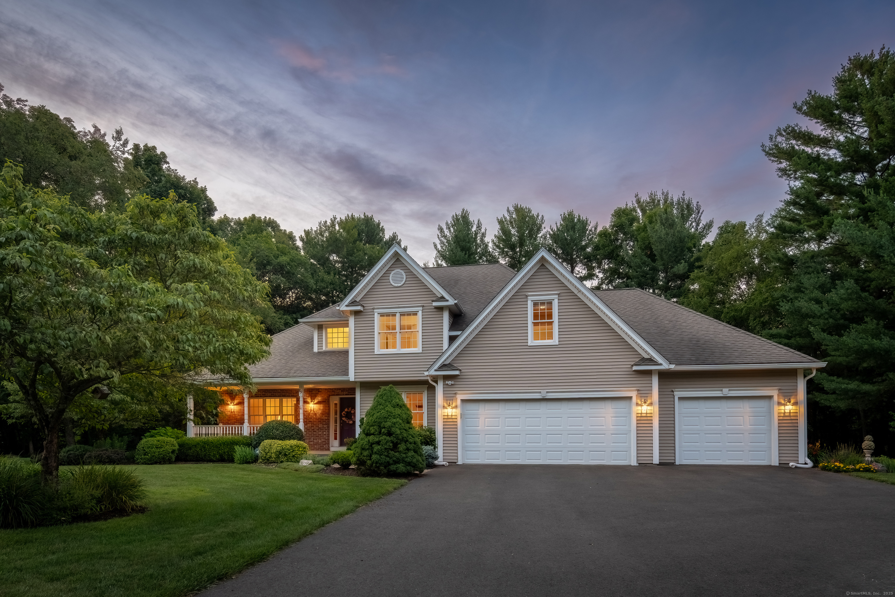 Tolland, Connecticut 06084, United States, 4 Bedrooms Bedrooms, ,3 BathroomsBathrooms,Residential,Coming Soon,170207