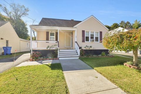 21 Roosevelt Street, Hamden, CT 06514 - #: 24134725