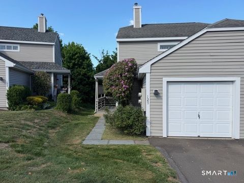 Condo For Sale - 675 Townsend Avenue #127<br/> New Haven, CT 06512
