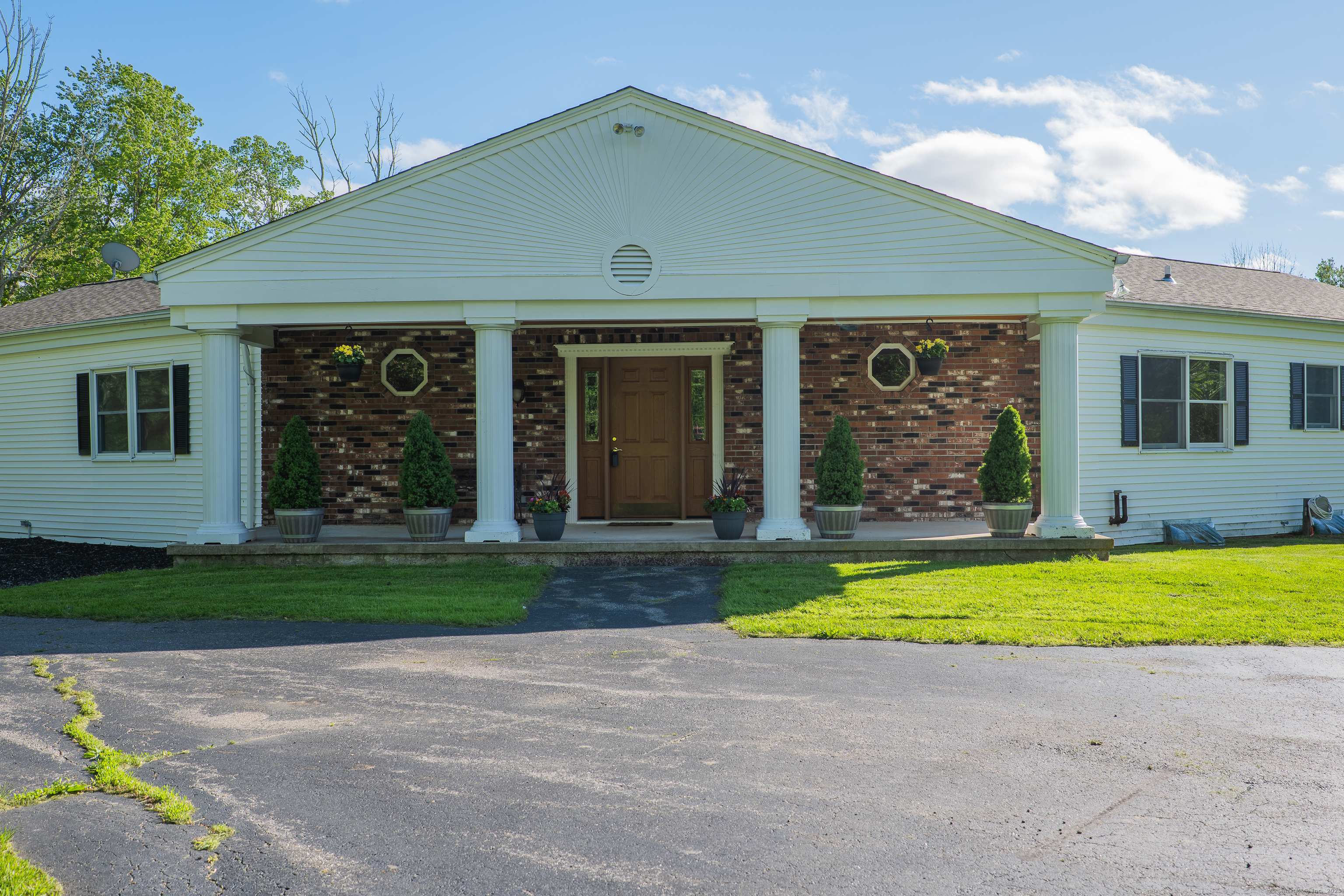 125 Woodchuck Lane, Harwinton, Connecticut image 2