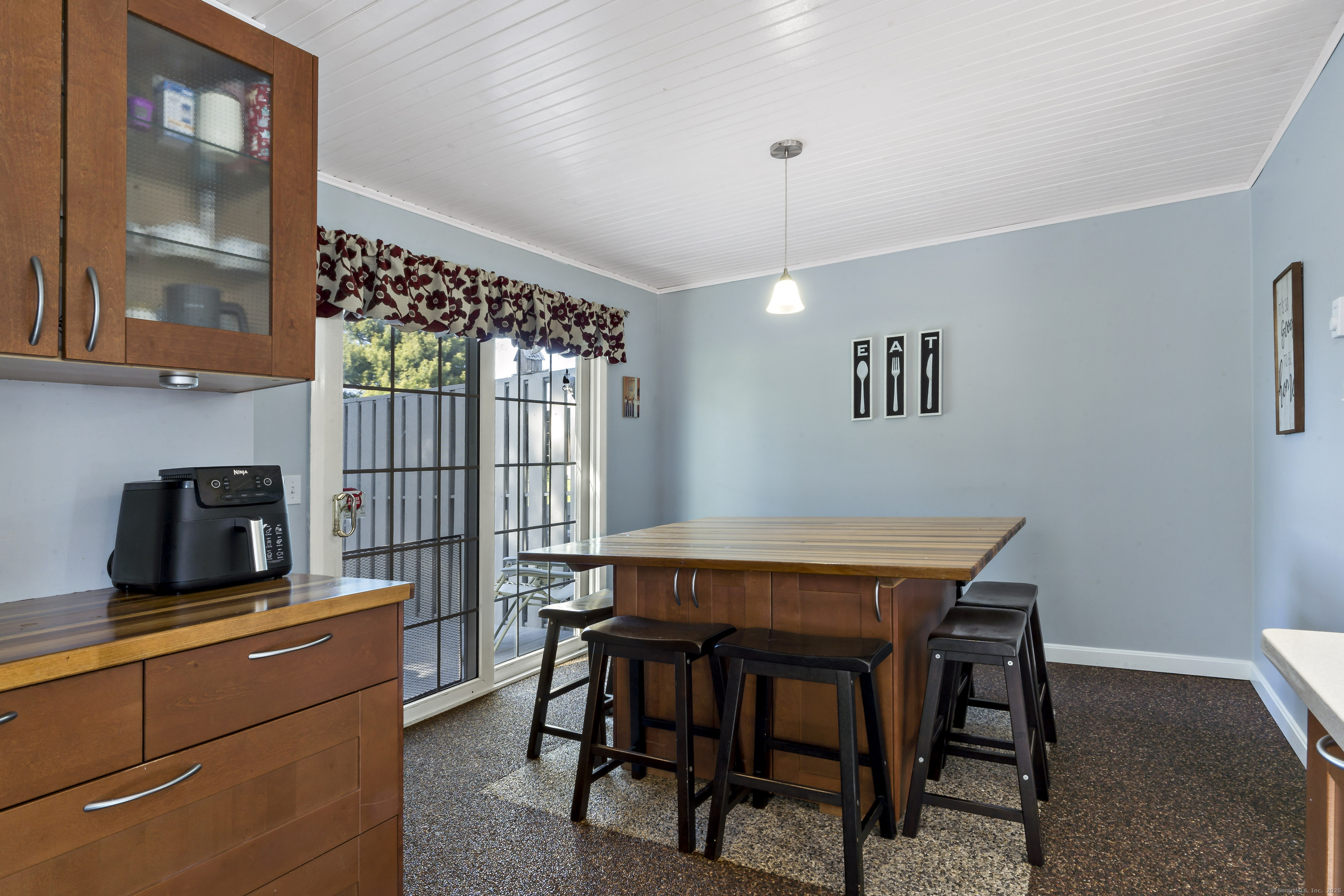 86 A Quannacut Road, Westerly, Rhode Island image 14
