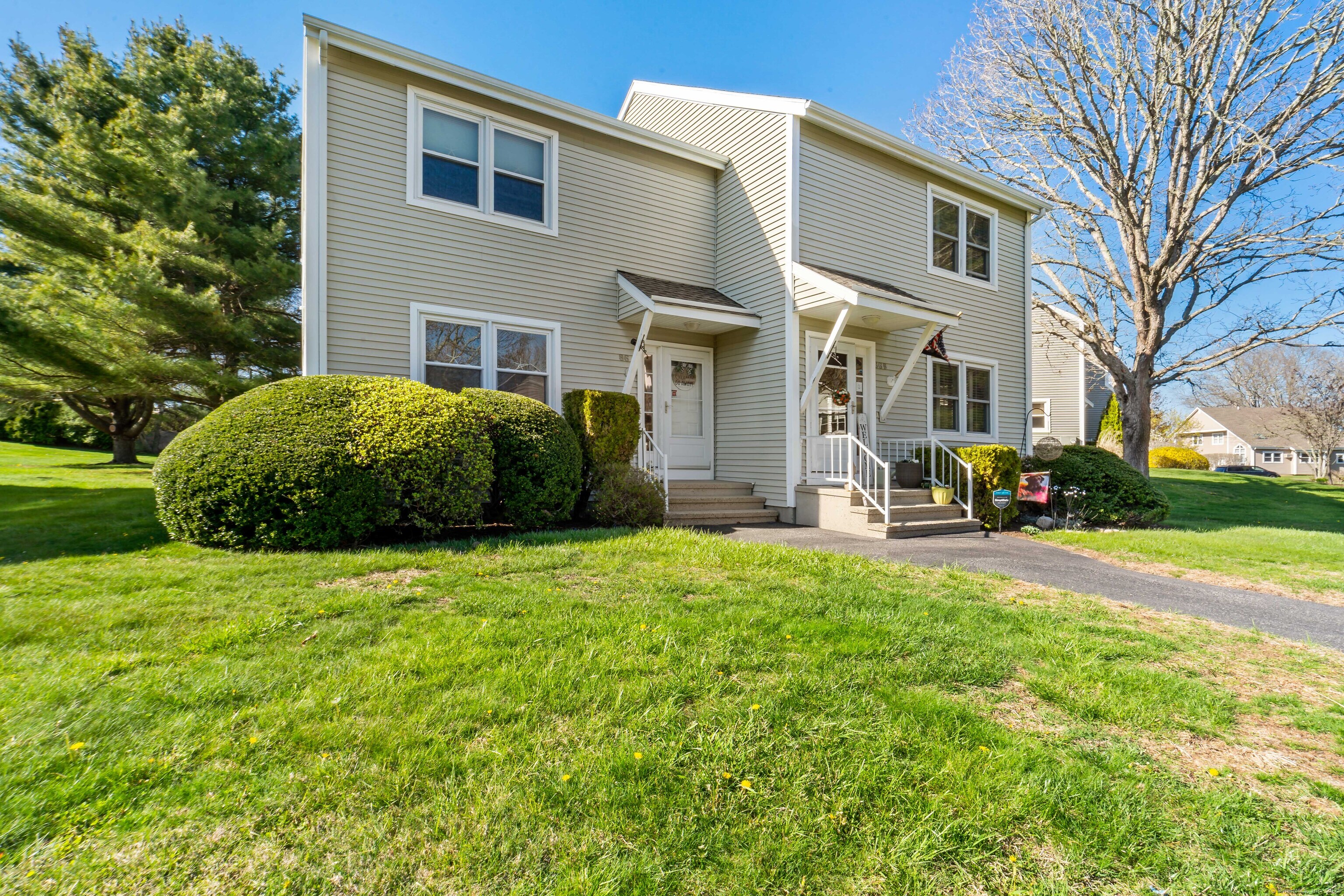 86 A Quannacut Road, Westerly, Rhode Island image 1