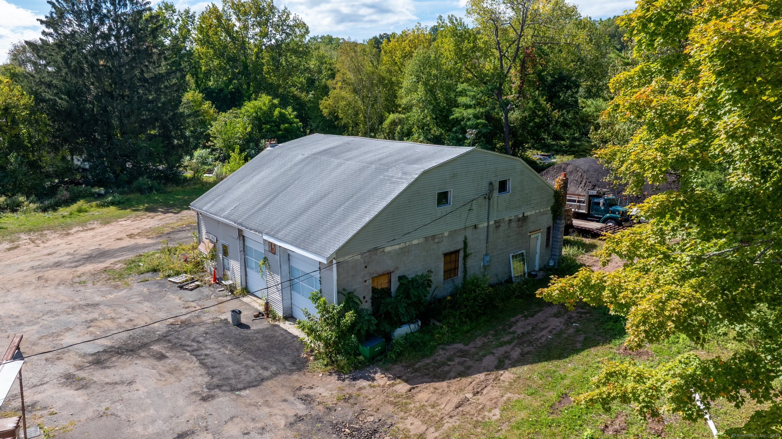 985 Hartford Turnpike