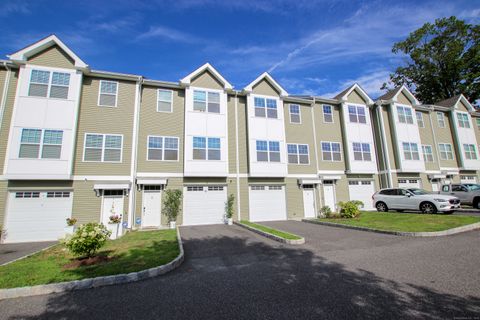 Photo of 5 Laurel Hill Court #5, Brookfield, CT 06804 (MLS # 24161025)