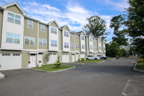 Tiny photo for 5 Laurel Hill Court #5, Brookfield, CT 06804 (MLS # 24161025)