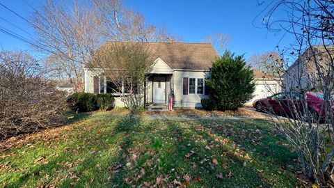 9 Warwick Lane East Haven CT 06512