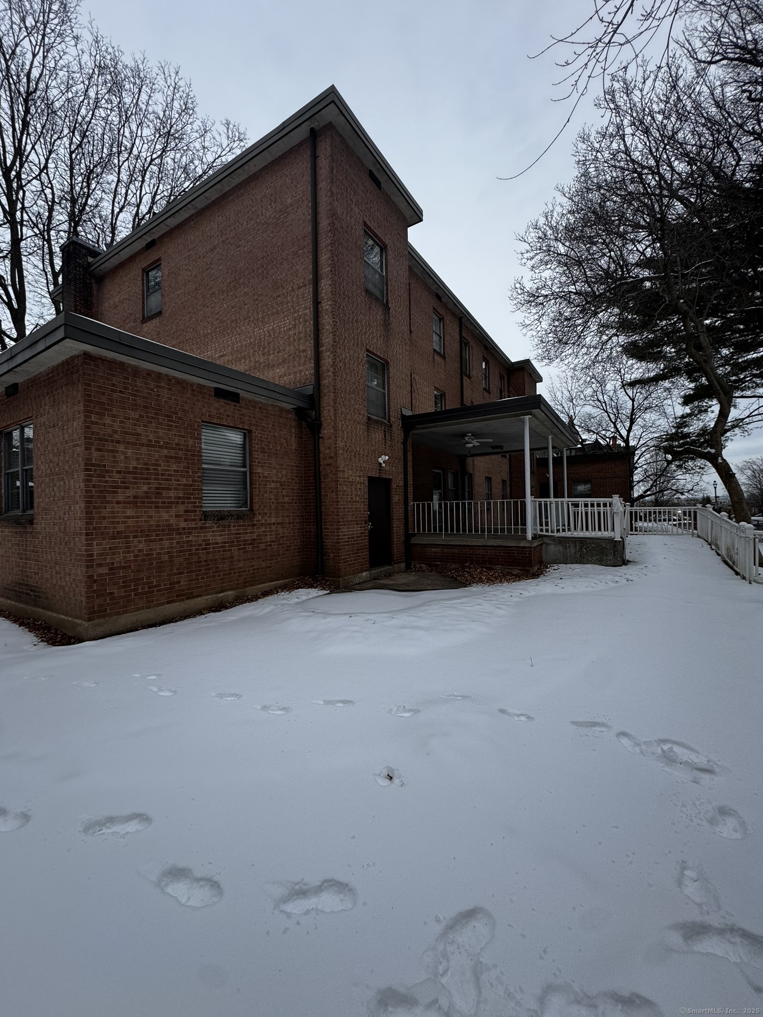 11 Charter Oak Place