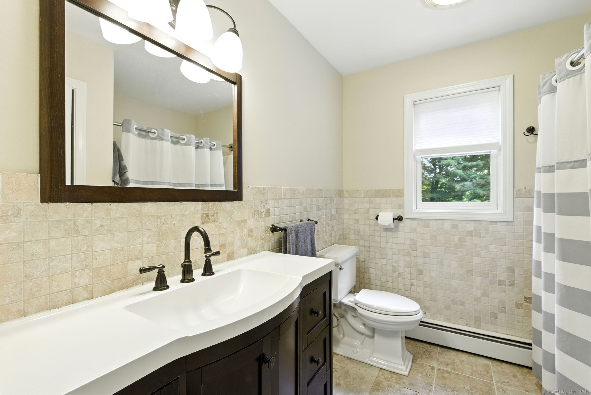 East Haddam, Connecticut 06423, United States, 3 Bedrooms Bedrooms, ,3 BathroomsBathrooms,Residential,Pending,201646