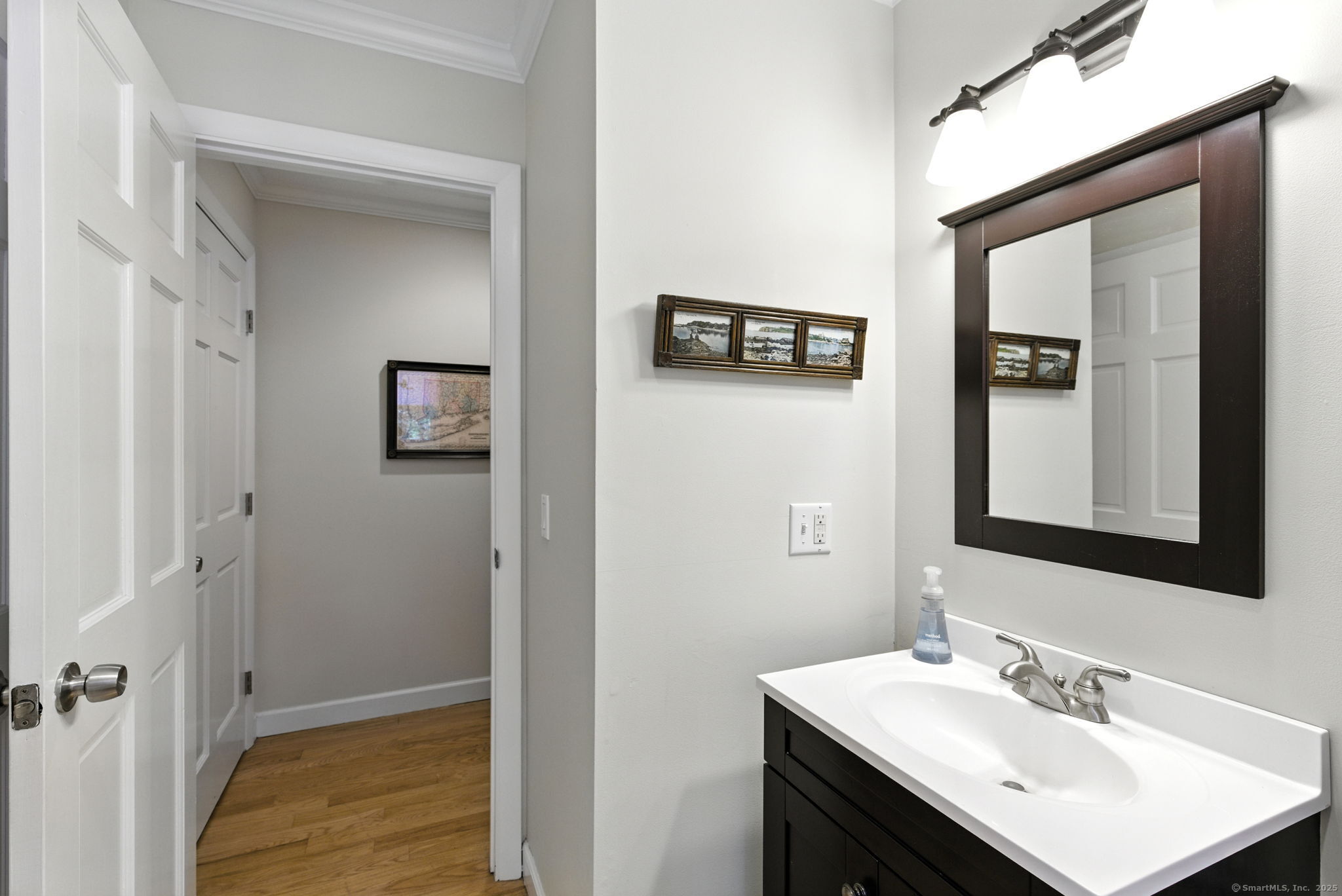 East Haddam, Connecticut 06423, United States, 3 Bedrooms Bedrooms, ,3 BathroomsBathrooms,Residential,Pending,201646