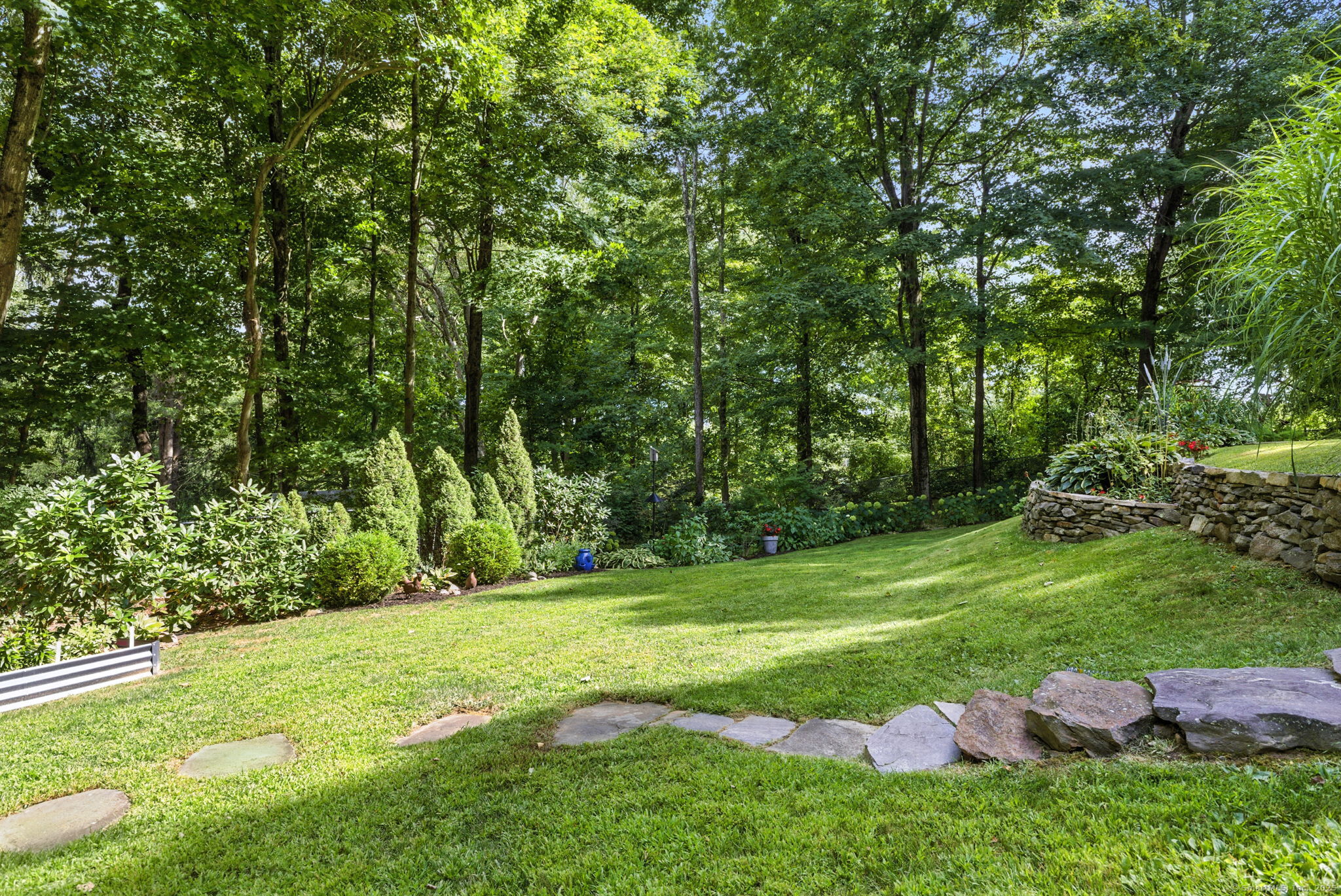 East Haddam, Connecticut 06423, United States, 3 Bedrooms Bedrooms, ,3 BathroomsBathrooms,Residential,Pending,201646