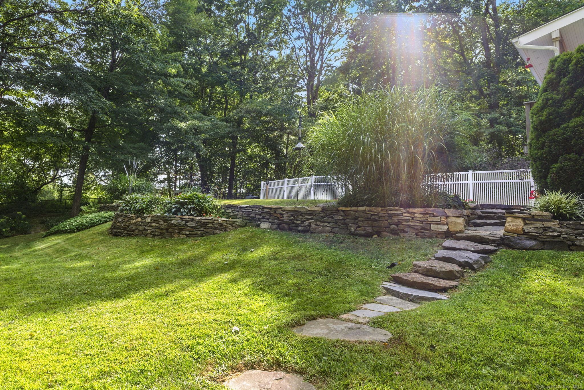 East Haddam, Connecticut 06423, United States, 3 Bedrooms Bedrooms, ,3 BathroomsBathrooms,Residential,Pending,201646