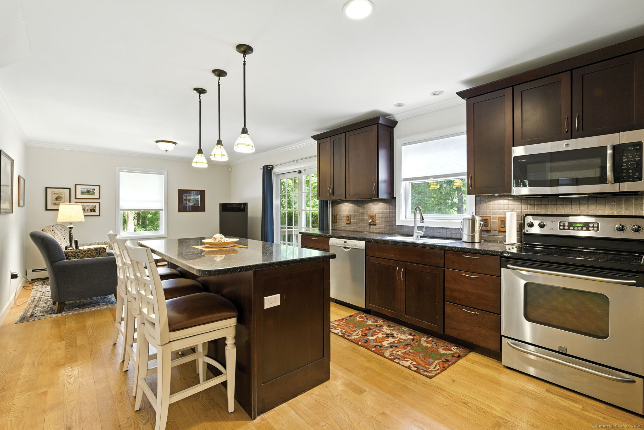 East Haddam, Connecticut 06423, United States, 3 Bedrooms Bedrooms, ,3 BathroomsBathrooms,Residential,Pending,201646