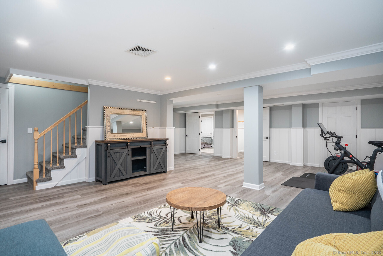 Farmington, Connecticut 06032, United States, 5 Bedrooms Bedrooms, ,5 BathroomsBathrooms,Residential,Coming Soon,177695